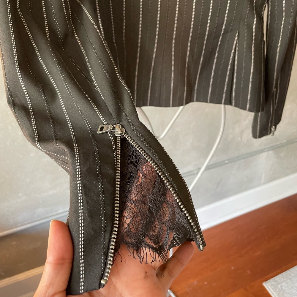 Express Jacket Size 0 - Picture 9 of 13